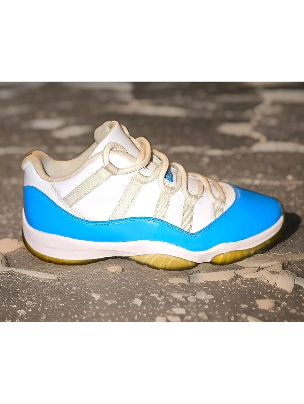 Jordan 11 Retro Low University Blue (2017) Size 10